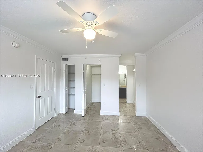 445 SW 11th St #1 — Photo 8