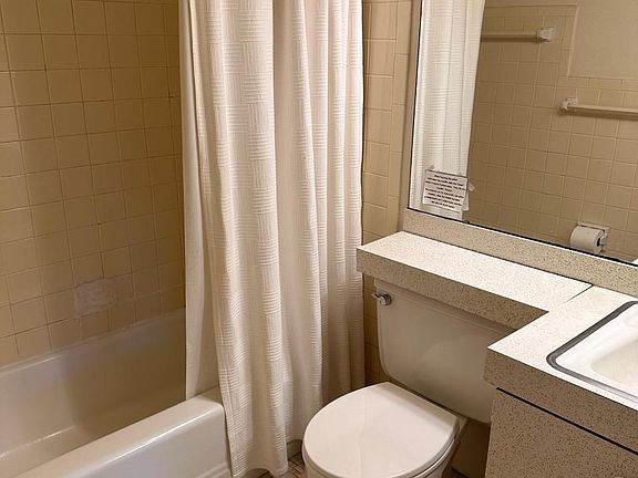 4th image of 6308 Lindenwood Ct #2
