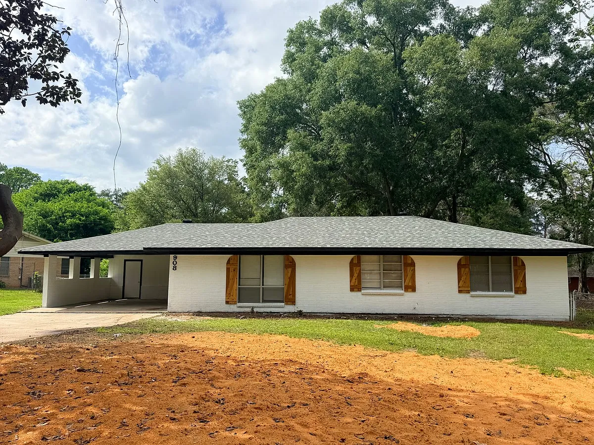 Building Photo - 908 Deer Park Rd