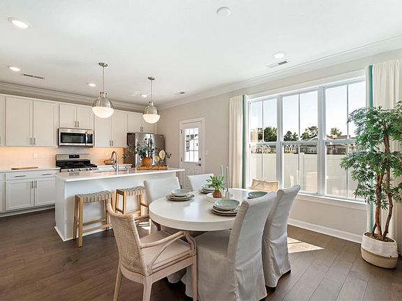 5th image of 2215 Nantucket Ave