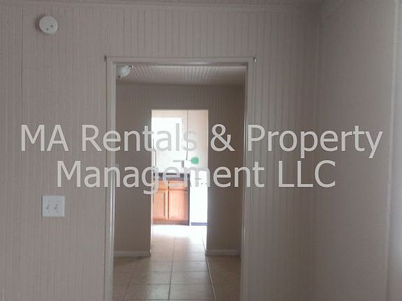 4th image of 2243 Henderson Ave APT A