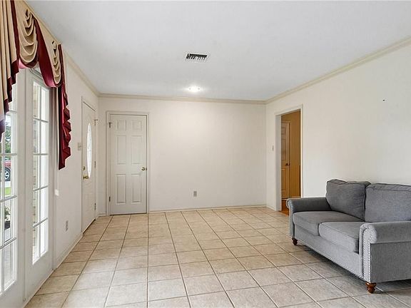 5th image of 4108 Indiana Ave