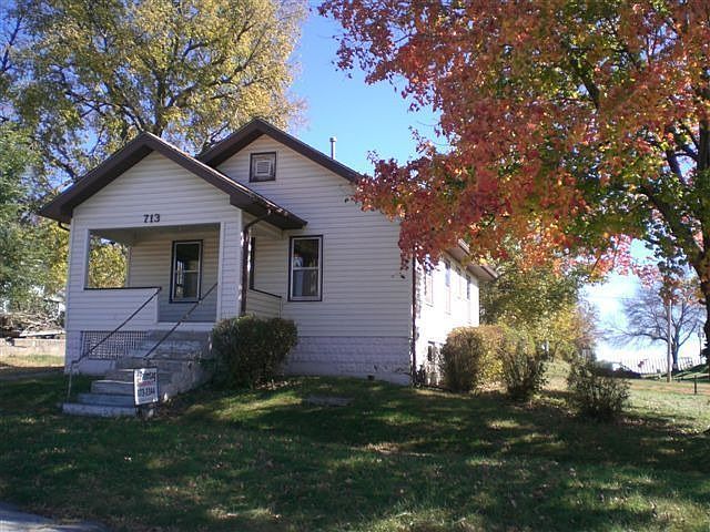 1st image of 713 S 10th St