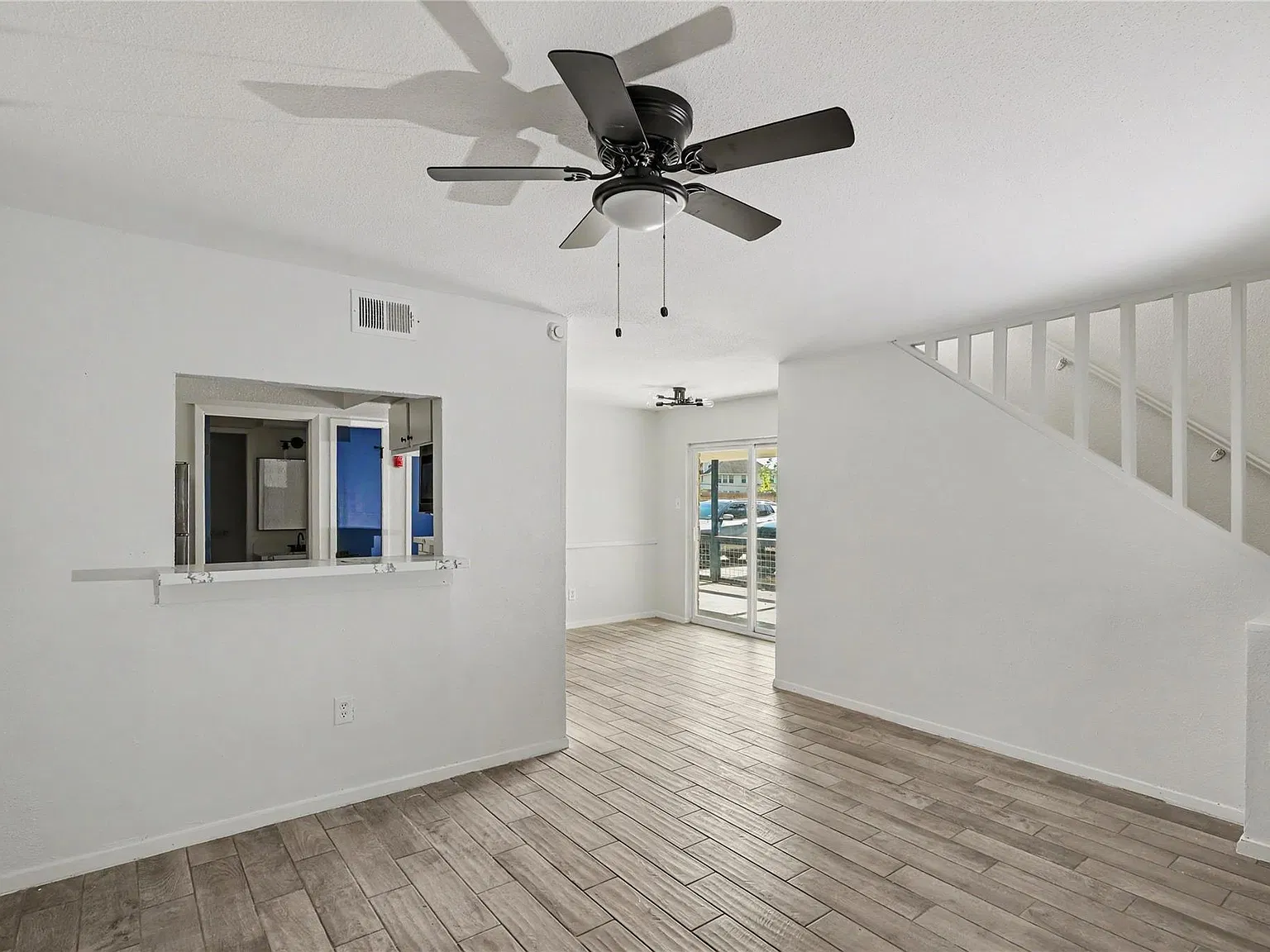2119 Barr St — Photo 1