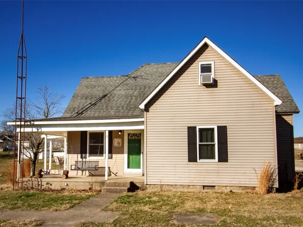 411 N Pine St, Flat Rock, IL 62427