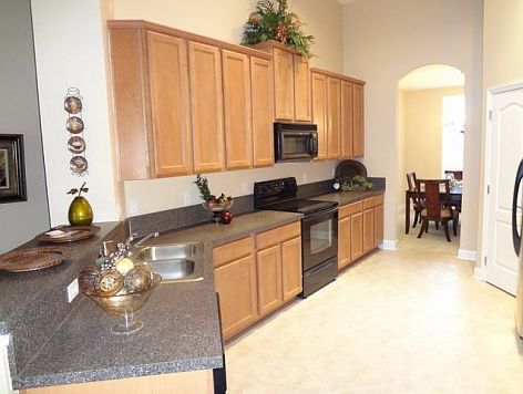5th image of 520 Saint Claude Pl