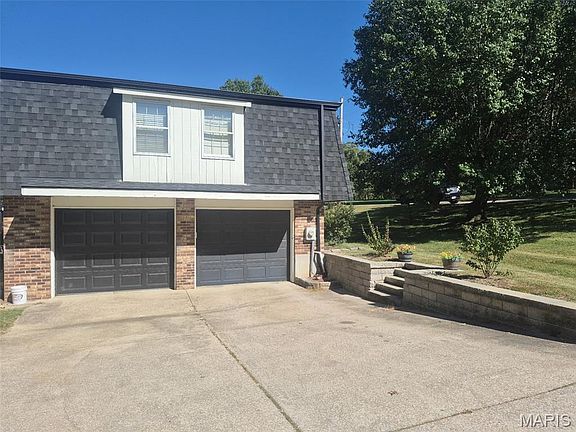 2nd image of 405 Bourbeuse Rd