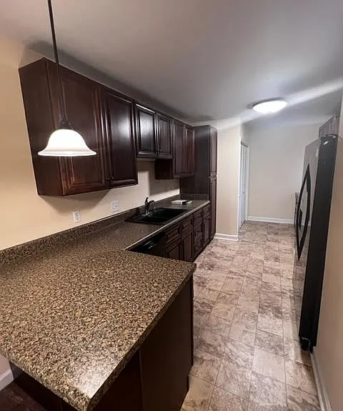 1508 Benjamin Pkwy #F — Photo 3