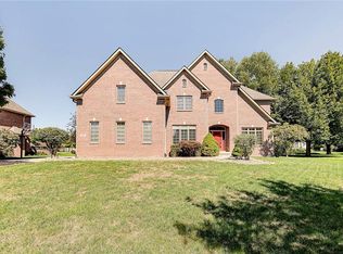 6038 Turtle Bay Pkwy, Columbus, IN 47201