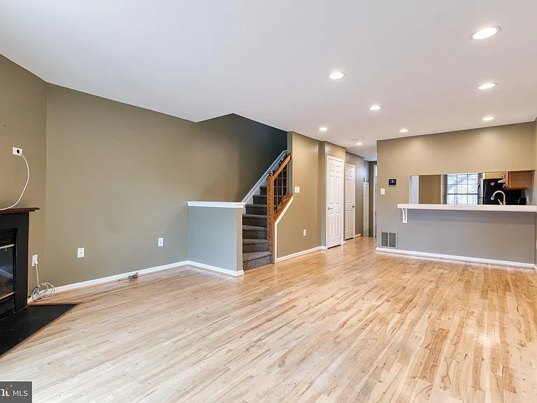 2816 Elliott St — Photo 18