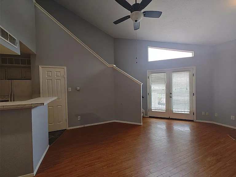 10855 Meadowglen Ln #928 — Photo 5