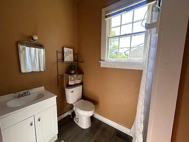 753A Leonard St — Photo 9