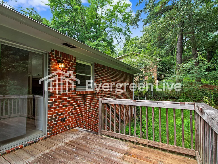 421 Westwood Ave — Photo 5