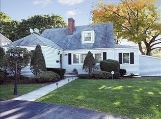 17 Roy Pl, Eastchester, NY 10709