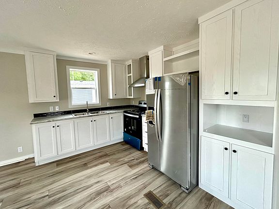 5th image of 30 Lakeland Dr #1