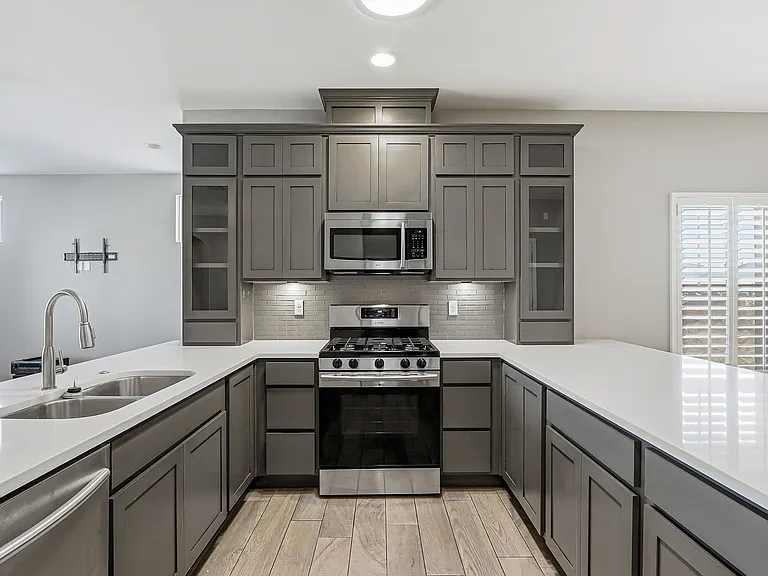 2025 William Caples St — Photo 10