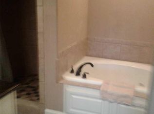 1825 Summerlake Dr, Tupelo, MS 38801