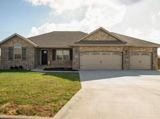 204 Riverdown St, Clever, MO 65631