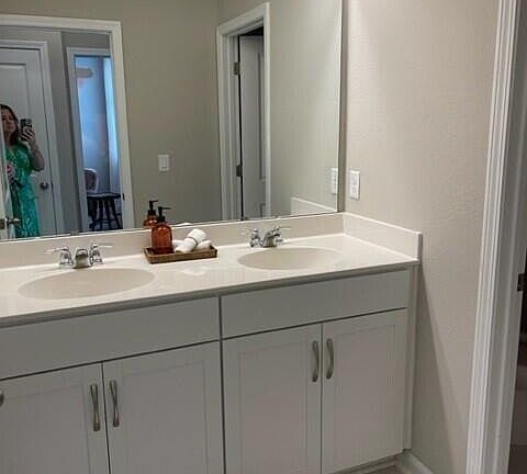 3rd image of 588 CHERRY ELM Drive