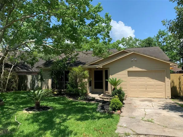 724 Amato St, La Marque, TX 77568
