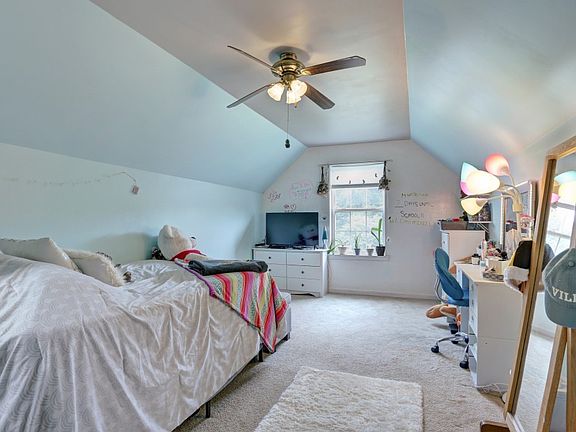 4th image of 155 Burberry Ln