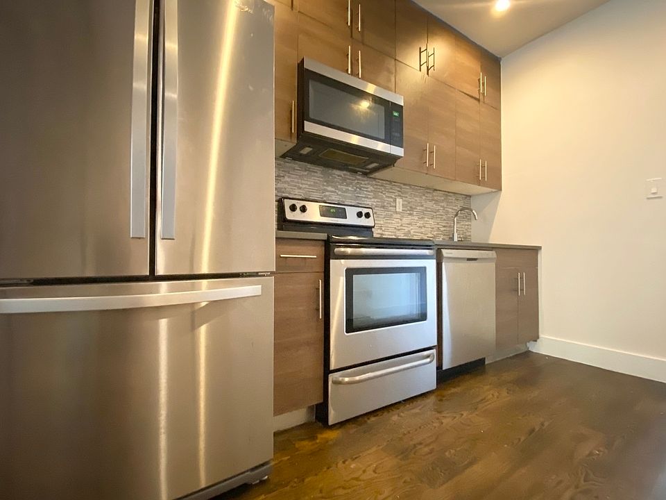 2nd image of 201 Marion St #Grdn1