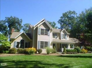 123 Pumpkin Hill Rd, New Milford, CT 06776