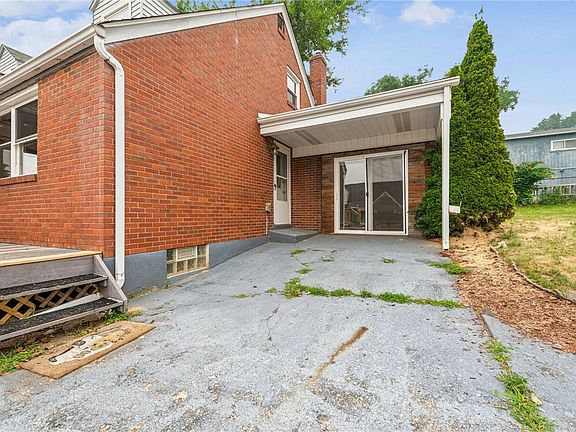 5th image of 300 Pershing Dr