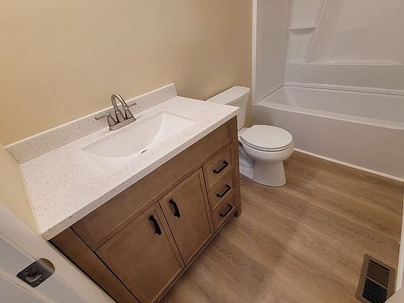 5th image of 26 Sandyhook Rd