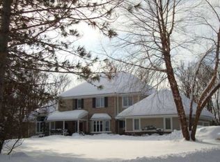 1533 Pleasant View Dr, North Mankato, MN 56003