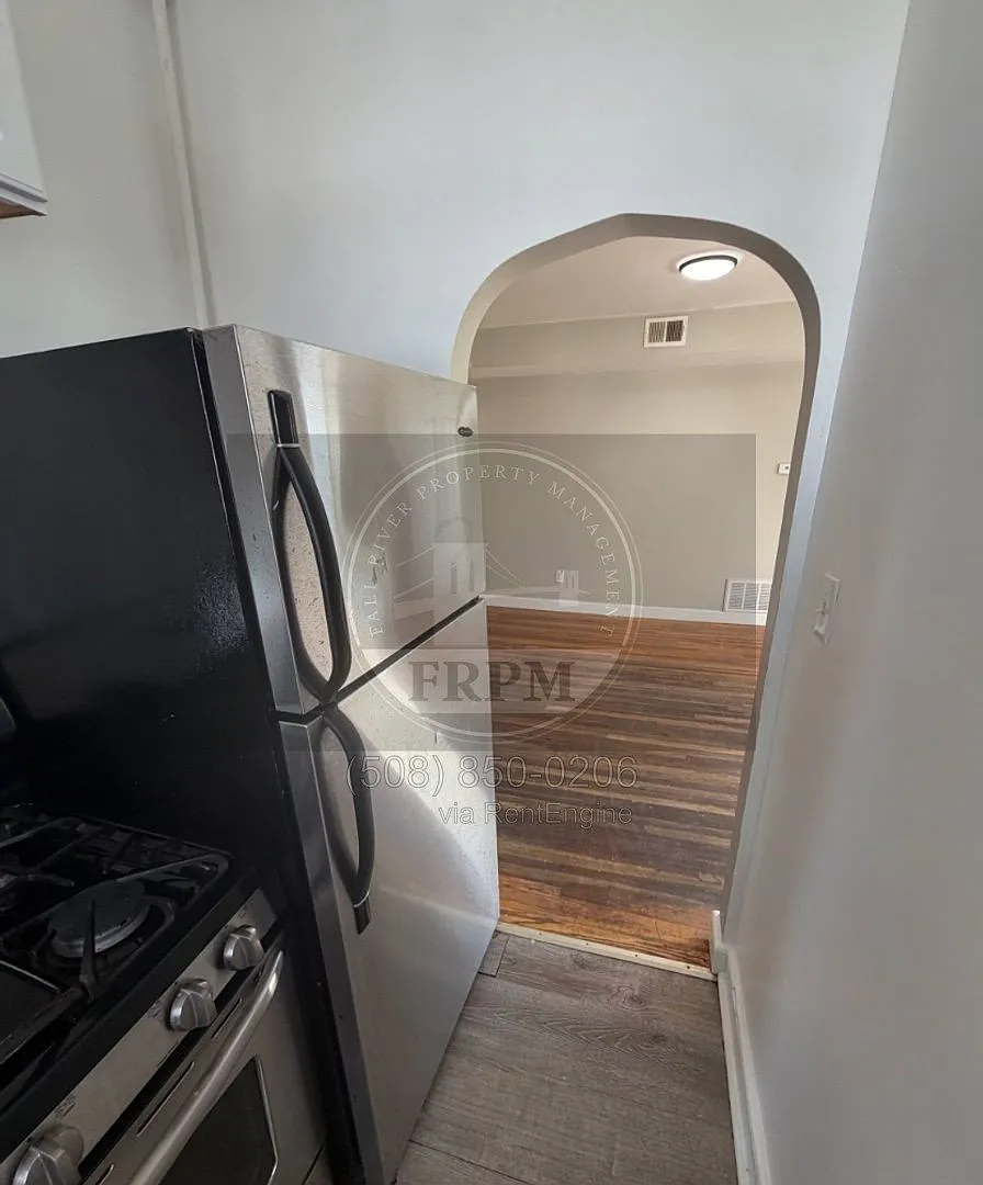2 bed, 1.0 bath, $1,500 — Photo 3