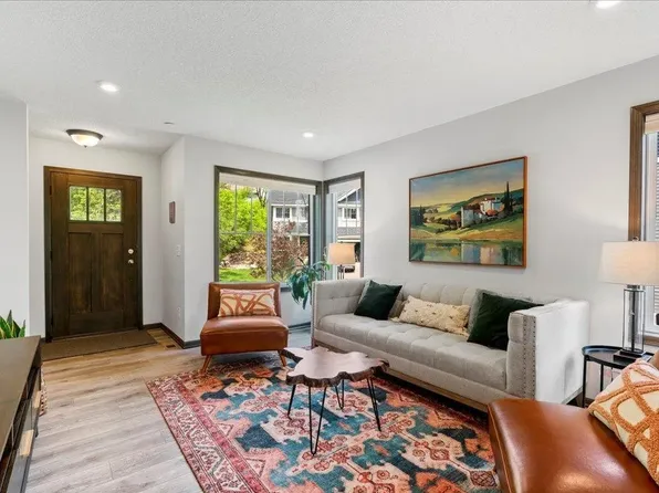 7203 Calumet Ct, Savage, MN 55378