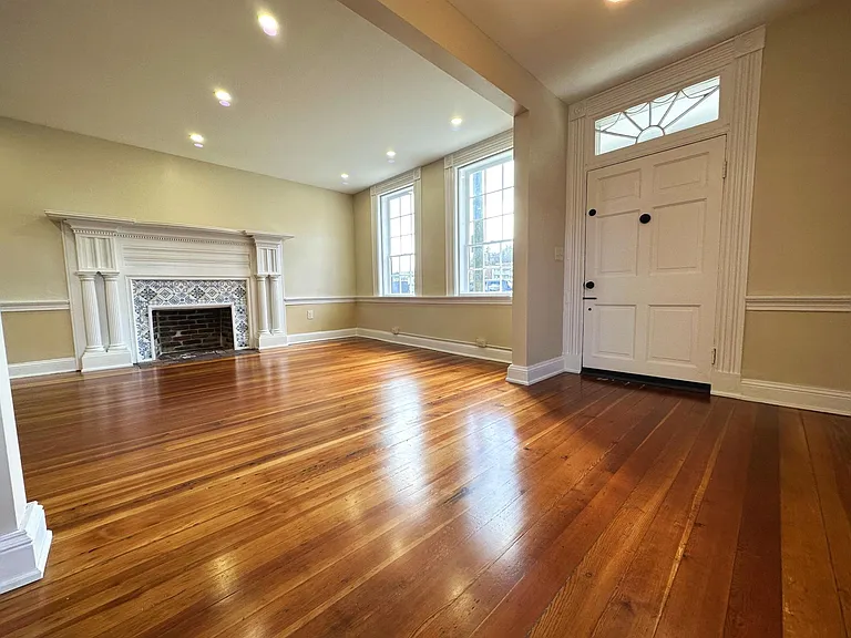 409 N Augusta St #A — Photo 4