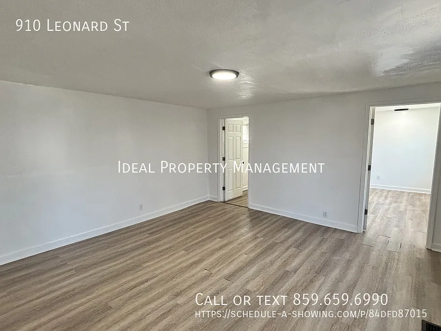 Building Photo - 910 Leonard St