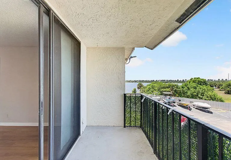 760 Executive Center Dr #32 — Photo 18