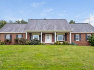 8200 Blue Bird Hill Ln, Weyers Cave, VA 24486