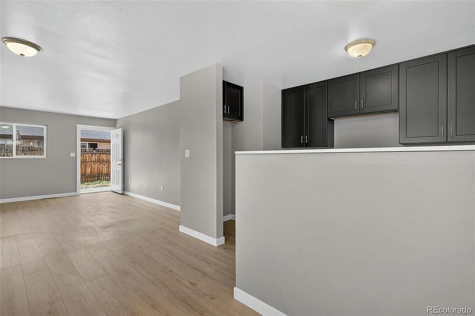 3 bed, 1000 sqft, $2,000 — Photo 3