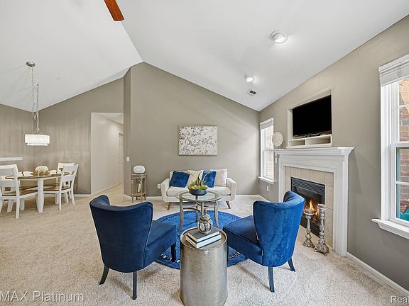 5th image of 690 Olde English Cir
