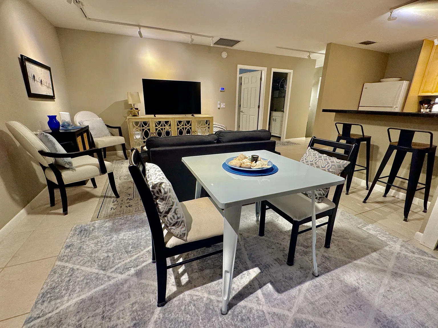 1 bed, 1.0 bath, 800 sqft, $2,350 — Photo 3