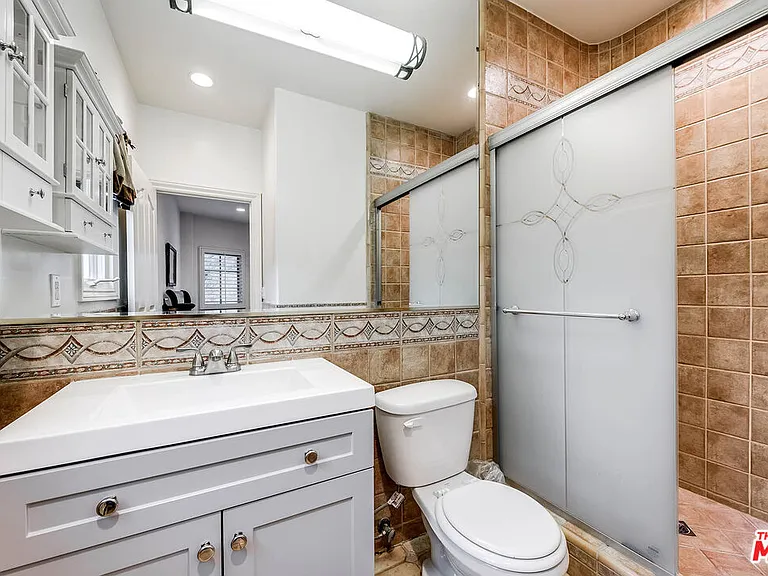 4063 Benedict Canyon Dr — Photo 40