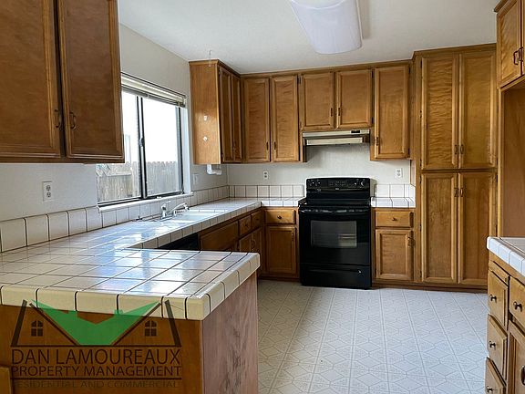 4th image of 614 Crystal Ct