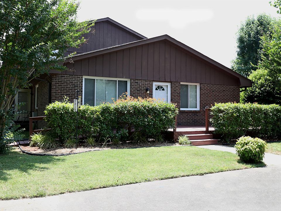 1st image of 250 Donna Dr APT 4C