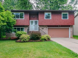 2969 Gale Rd, Willoughby, OH 44094