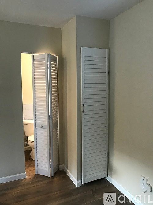1st image of 1822 Dixianna St APT 9