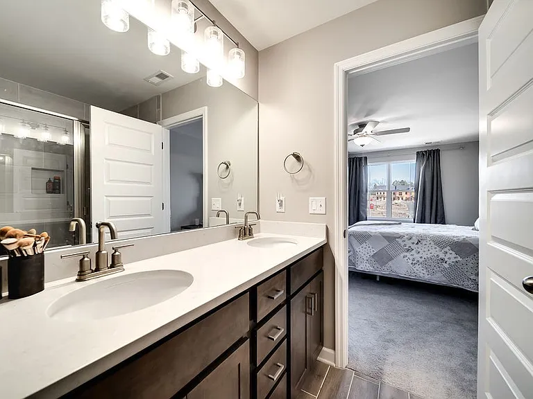 352 Banbury Dr — Photo 14