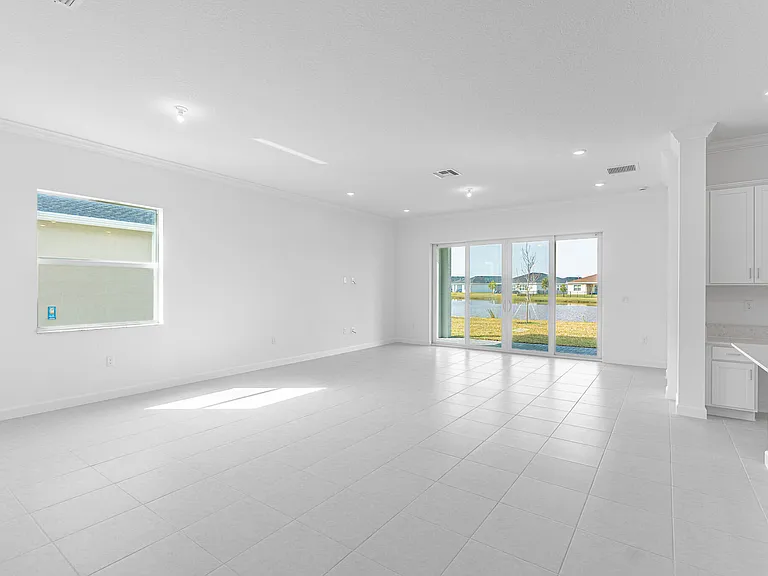 13885 SE Riversway St — Photo 5