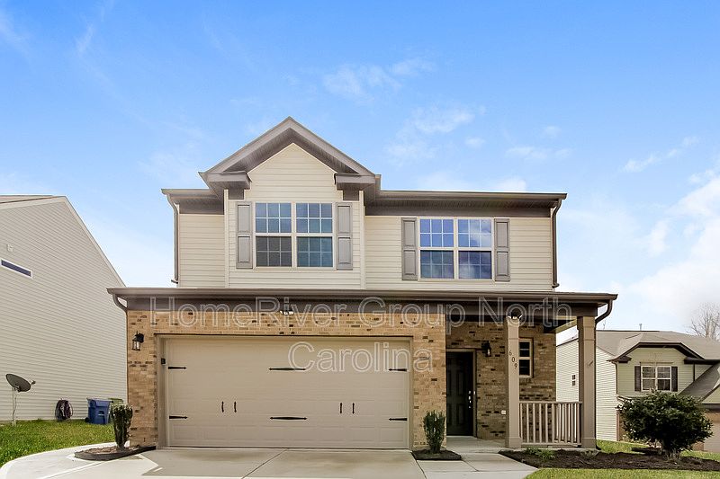 1st image of 609 Augustus Ln