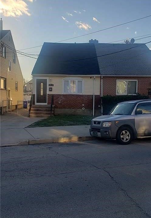 1st image of 10758 142nd St