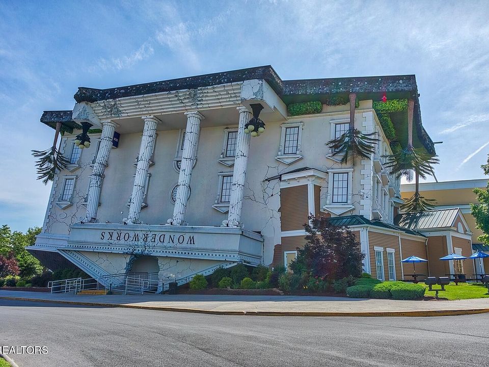 37th image of 973 Pleasure Rd