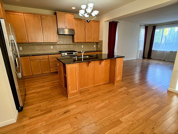 Kitchen island with space for bar stools